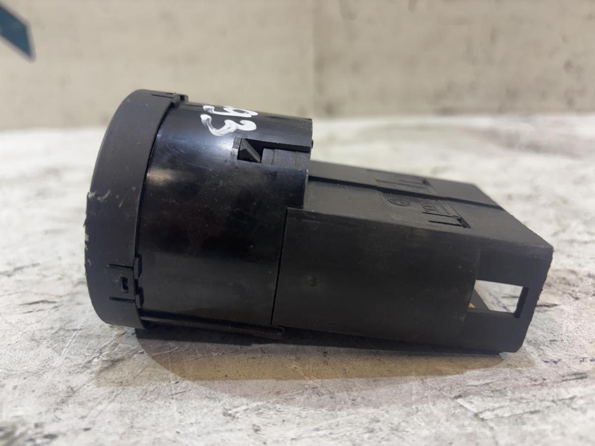 Переключатель света 8E0941531A Audi A4 B6 / B7