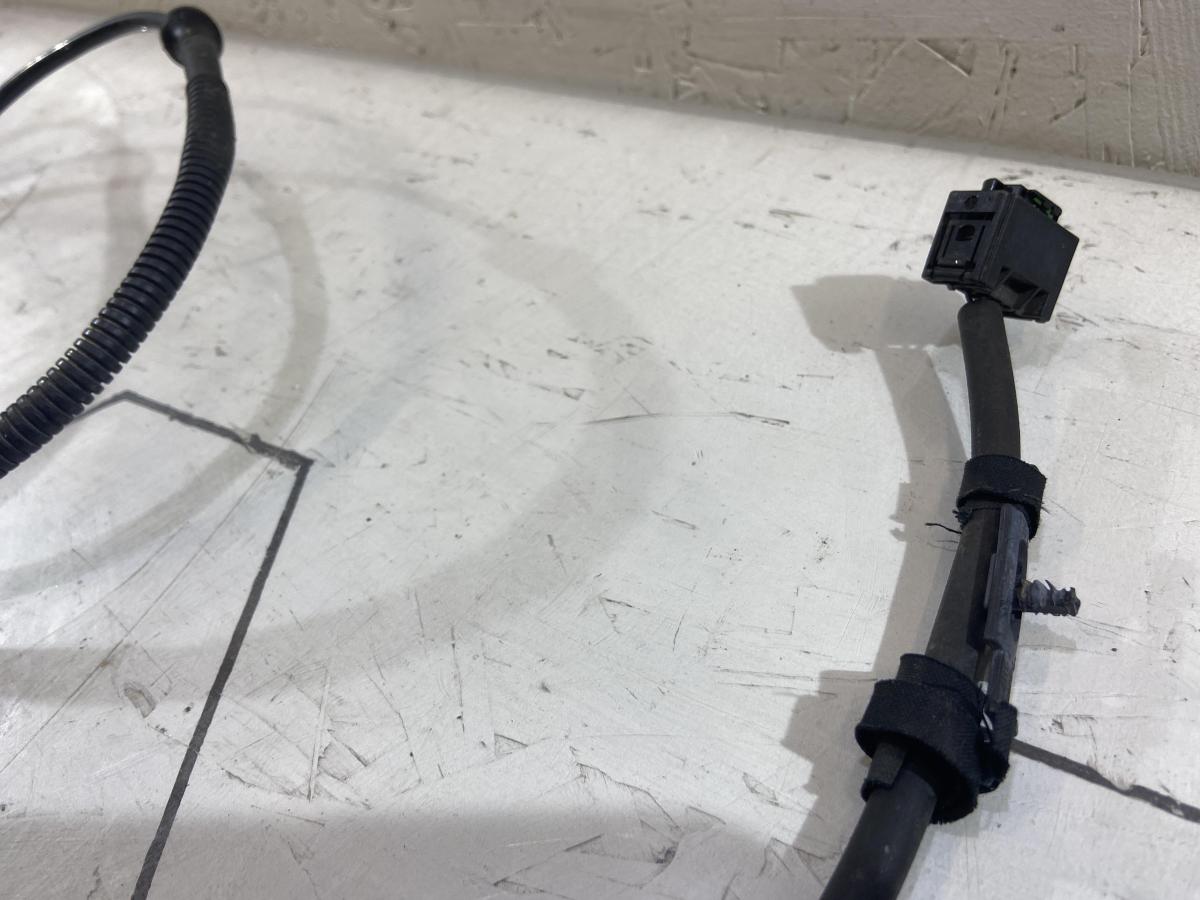 Датчик ABS задний левый 8E0927807F Audi A4 B6 / B7