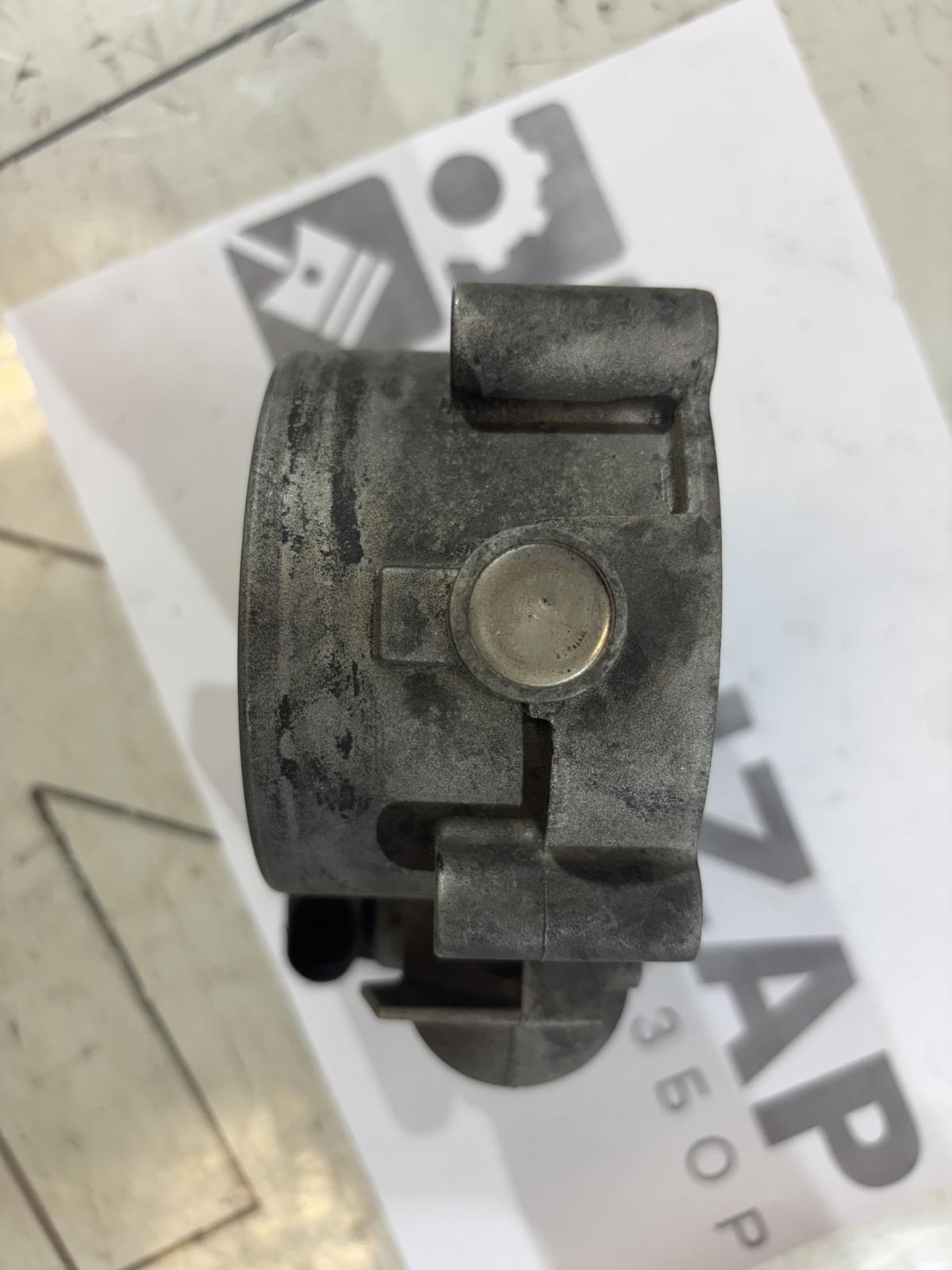 дроссельная заслонка 077133062A 