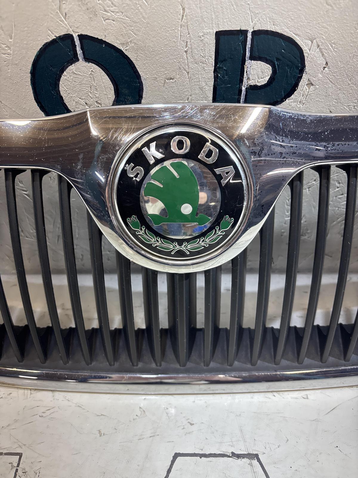 Решётка 1Z0853668 Skoda Octavia 2