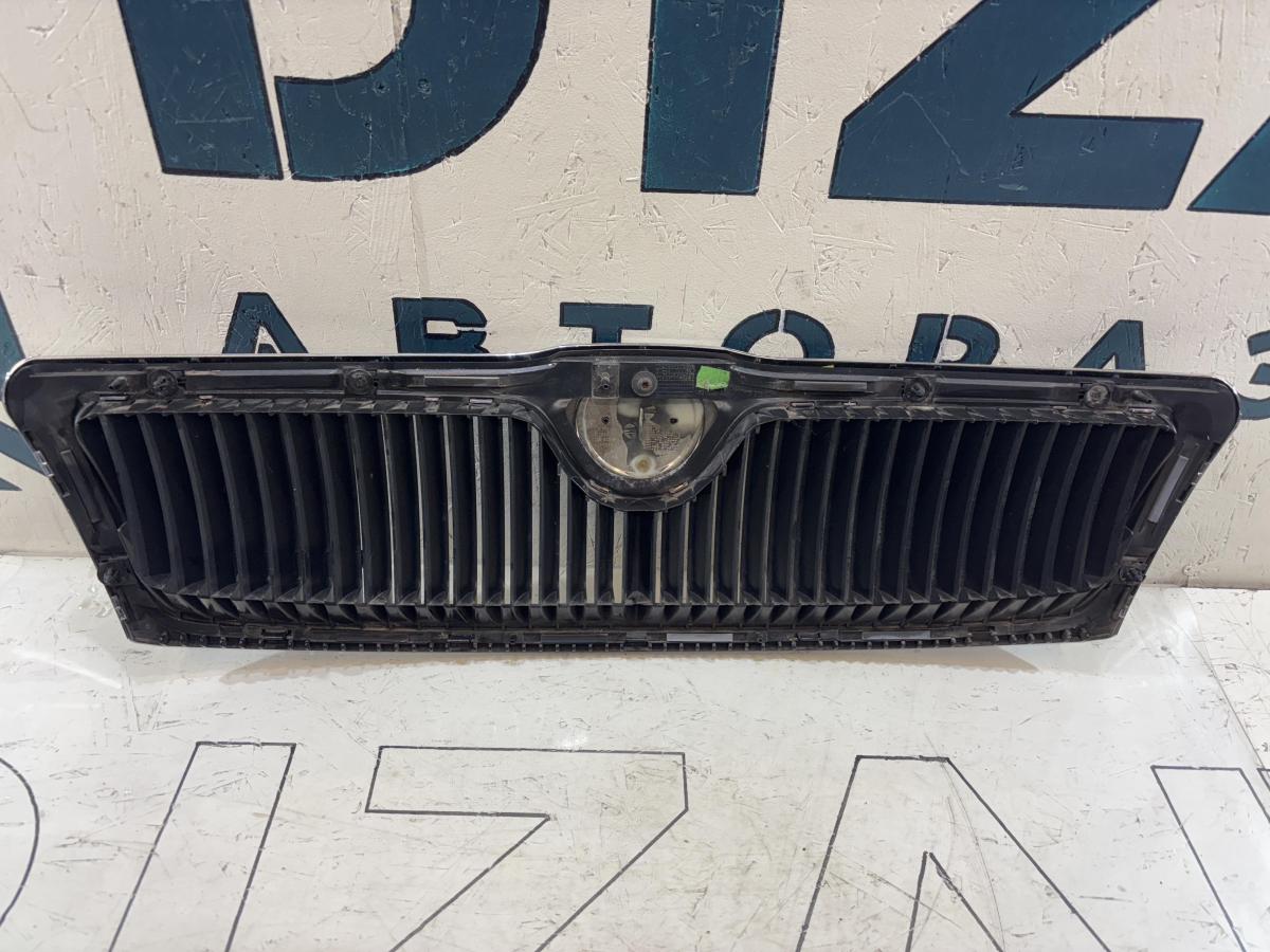 Решётка 1Z0853668 Skoda Octavia 2