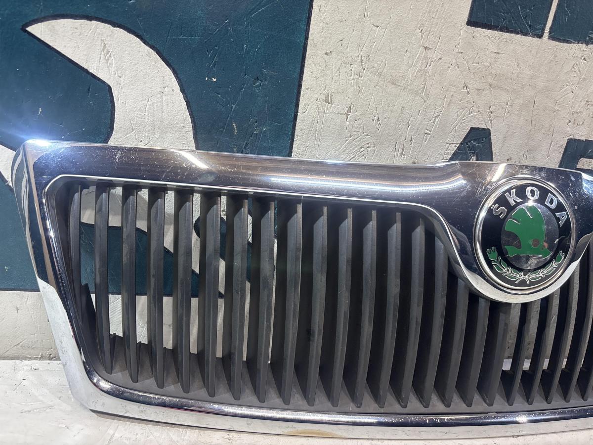 Решётка 1Z0853668 Skoda Octavia 2