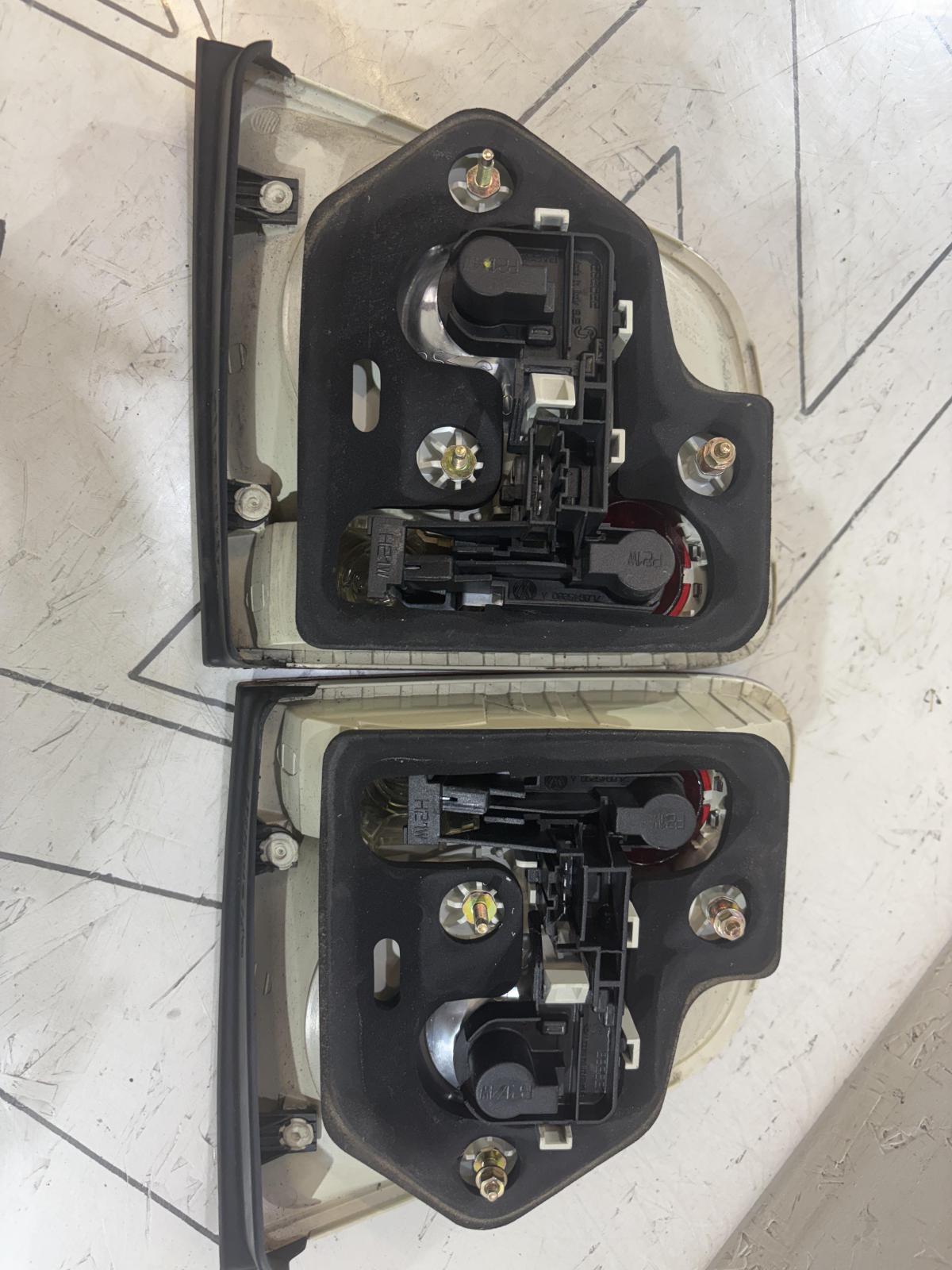 Фонари задние 7L6945093J Volkswagen Touareg I