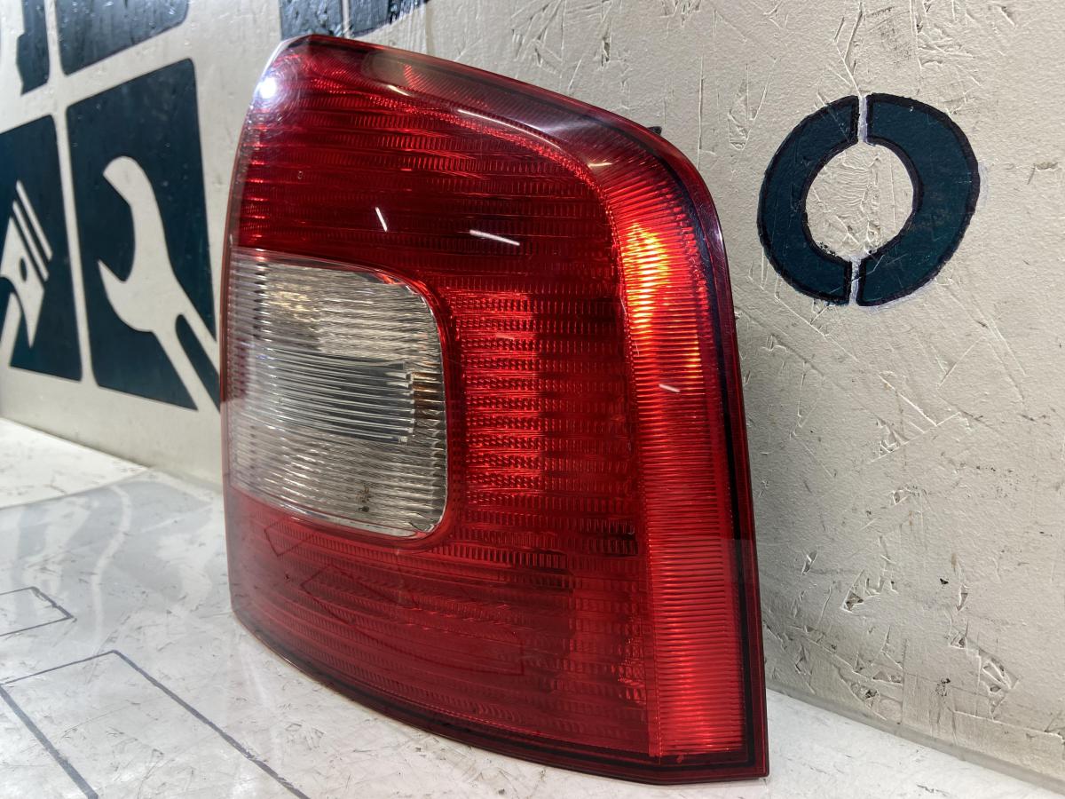 Фонарь задний правый 1Z9945096A Skoda Octavia II рест
