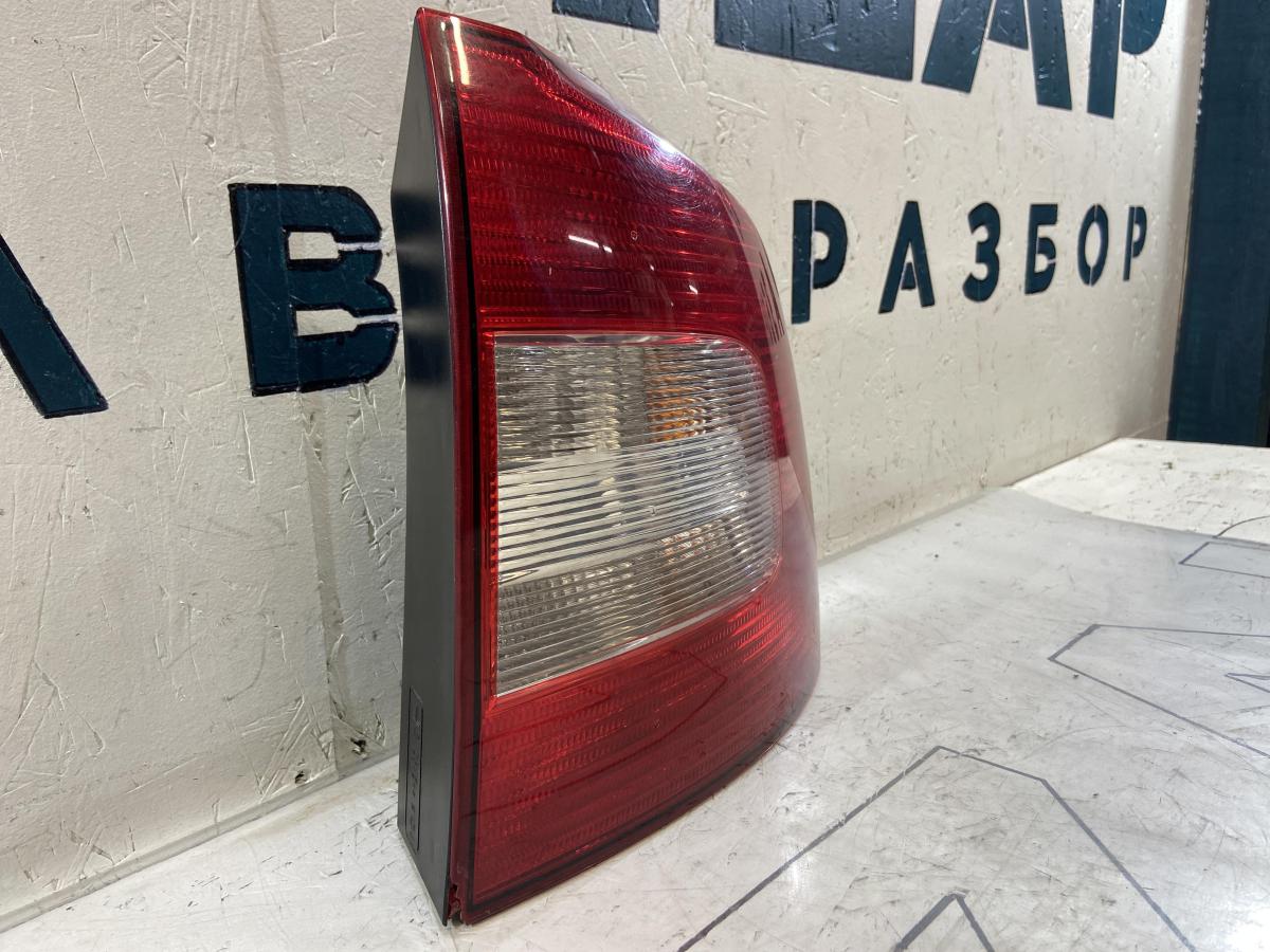 Фонарь задний правый 1Z9945096A Skoda Octavia II рест