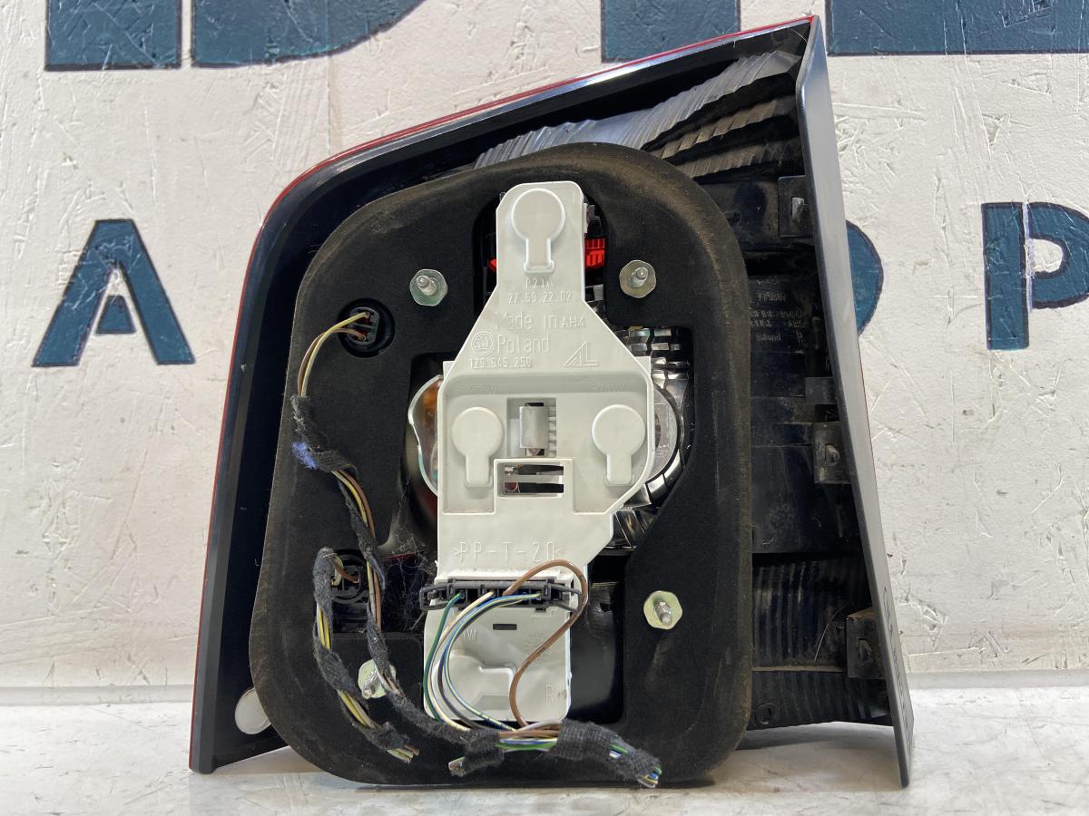 Фонарь задний правый 1Z9945096A Skoda Octavia II рест