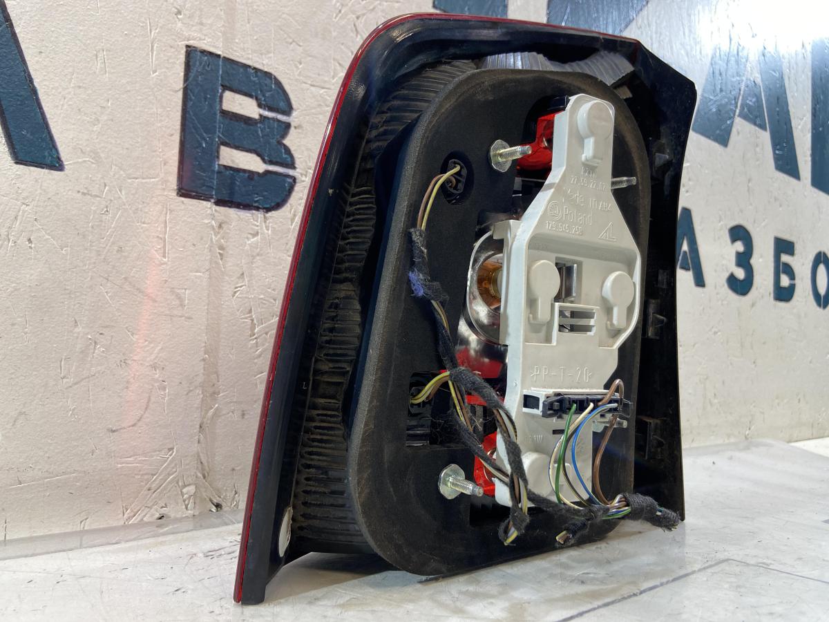 Фонарь задний правый 1Z9945096A Skoda Octavia II рест