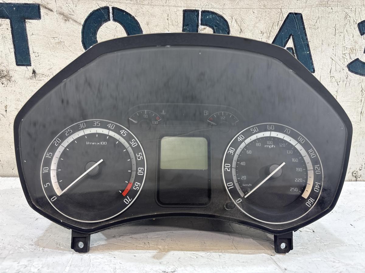 Панель приборов 1Z0920910C Skoda Octavia RS II