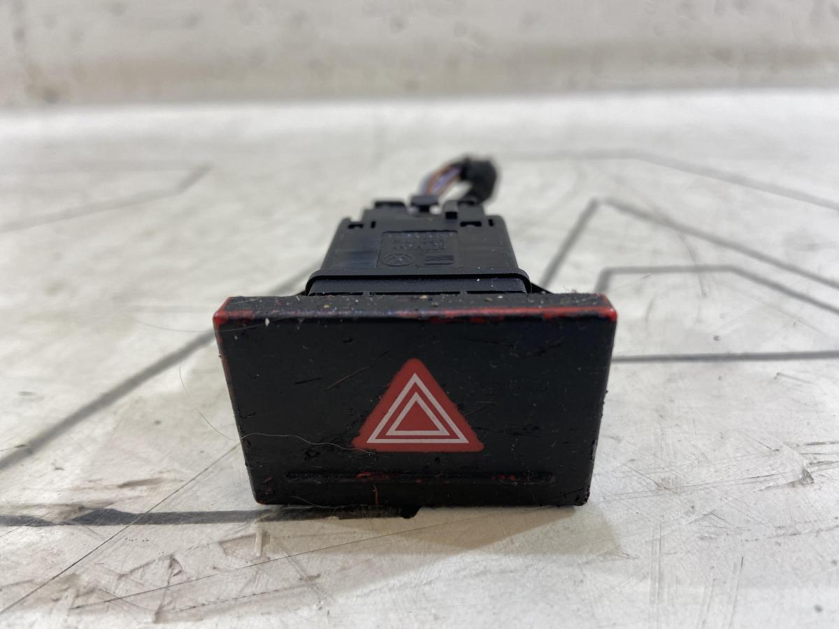 Выключатель авар. свет. сигн. 7L6953235 Volkswagen Touareg I