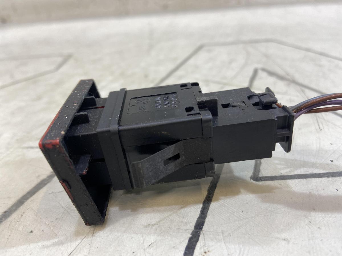 Выключатель авар. свет. сигн. 7L6953235 Volkswagen Touareg I