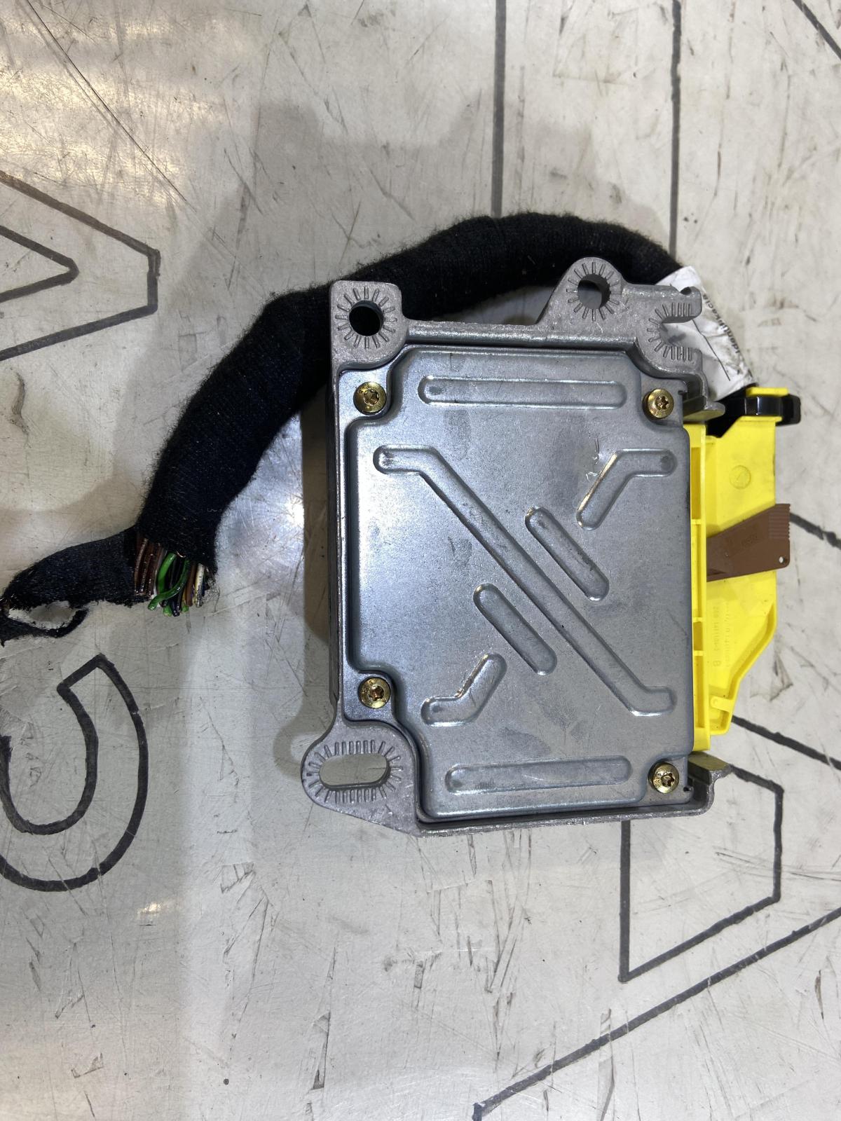 Блок управления  подушек безопасности 3D0909601D Volkswagen Touareg I