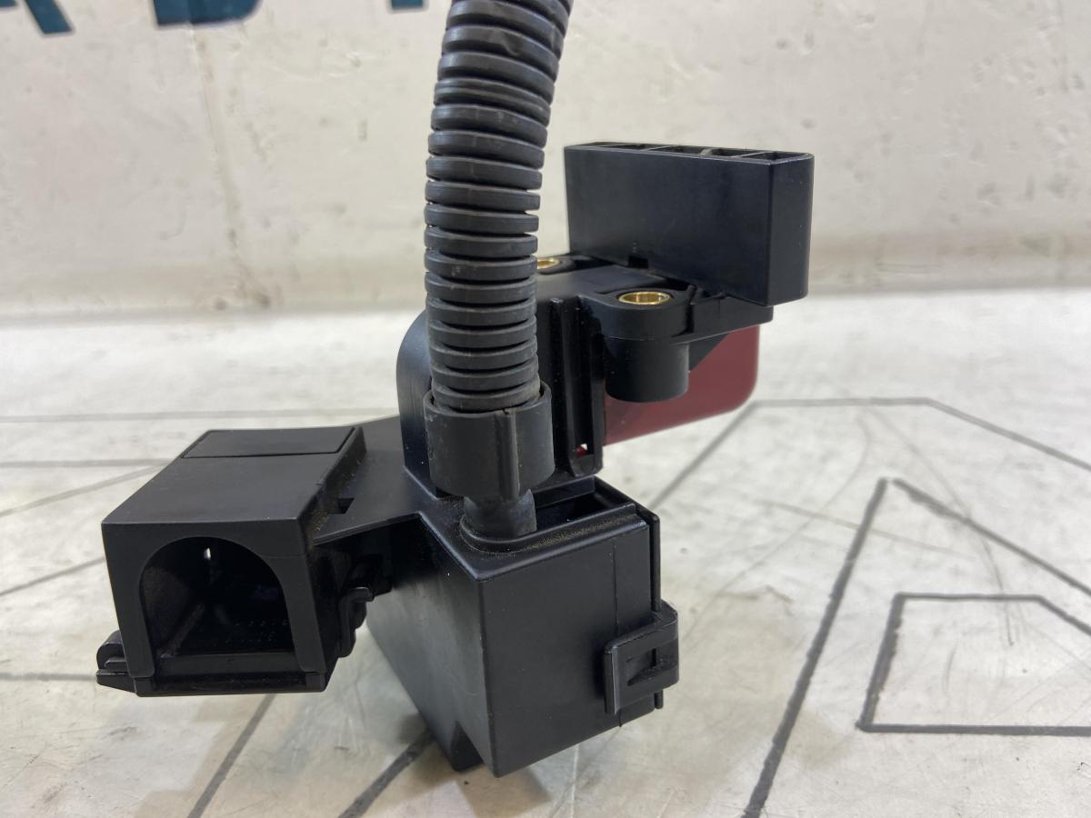 Клемма аккумулятора плюс 7L0937401 Volkswagen Touareg I