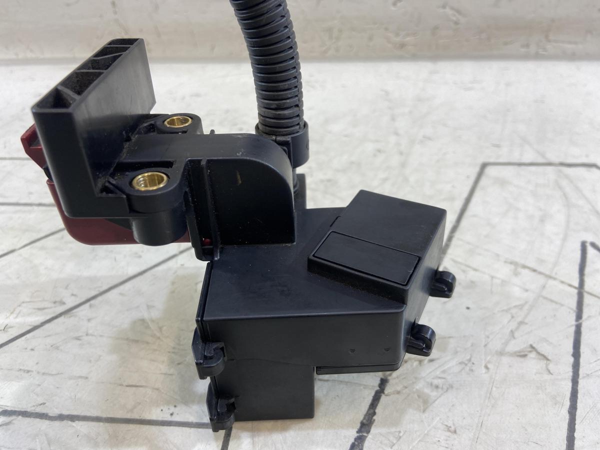 Клемма аккумулятора плюс 7L0937401 Volkswagen Touareg I