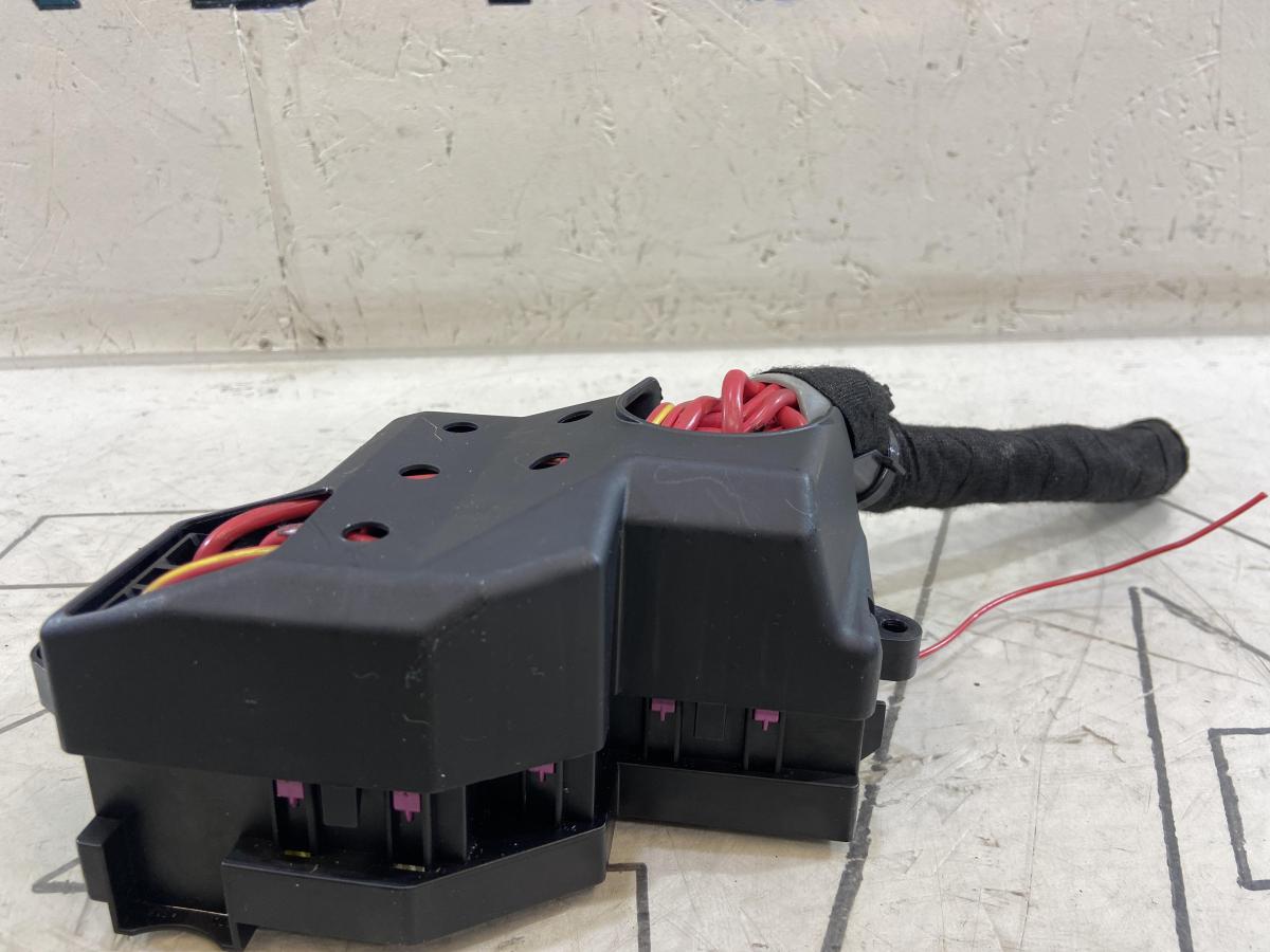 Блок предохранителей 7L0941828B Volkswagen Touareg I