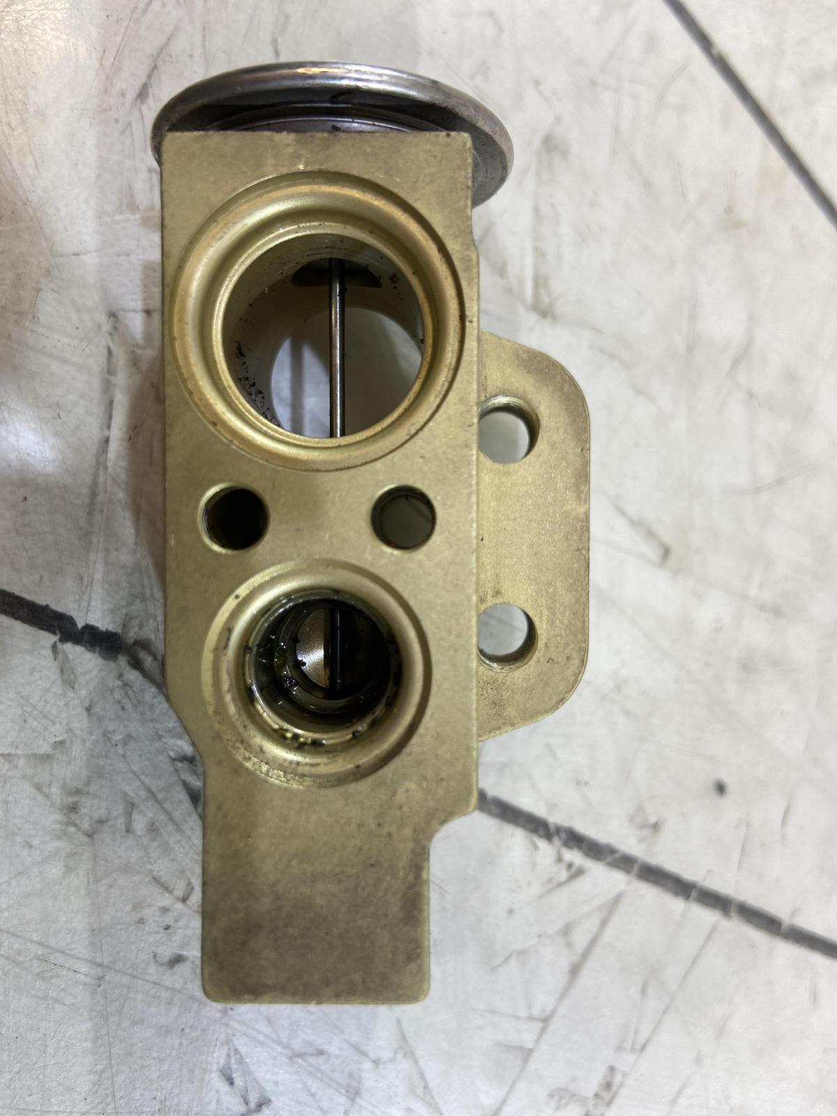 Клапан кондиционера 7L0820679 Volkswagen Touareg I