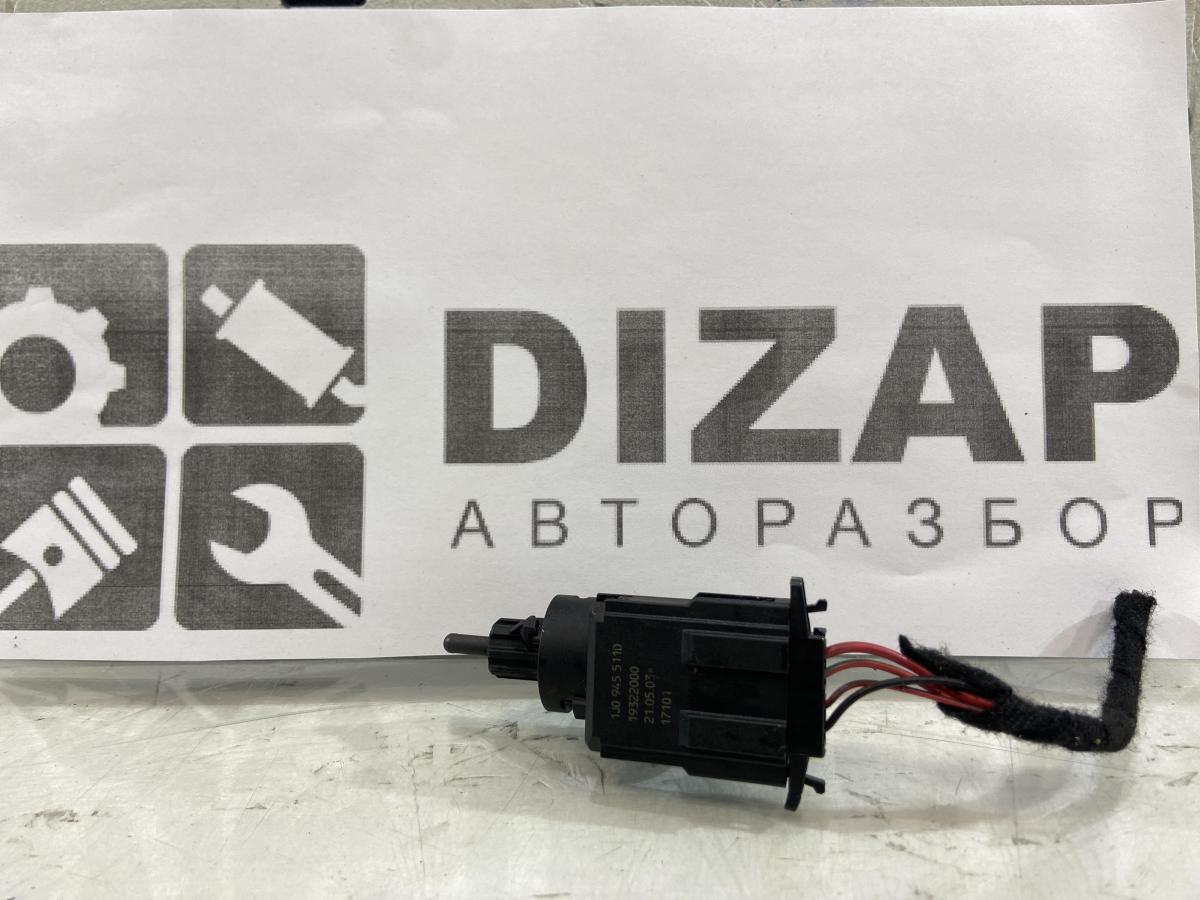 Выключатель стоп-сигналов 1J0945511D Volkswagen Touareg I