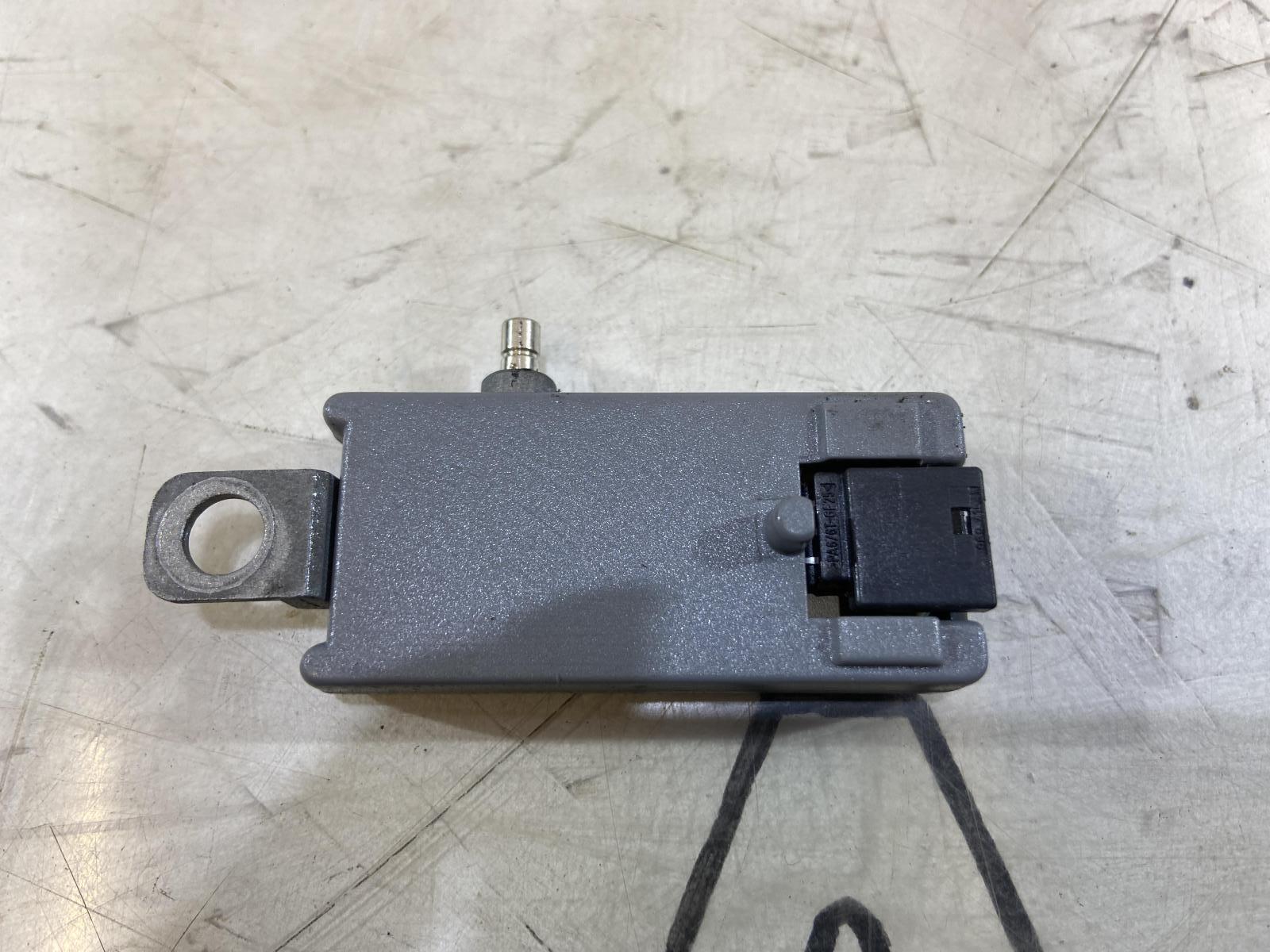 Усилитель антенны 7L6035577 Volkswagen Touareg I