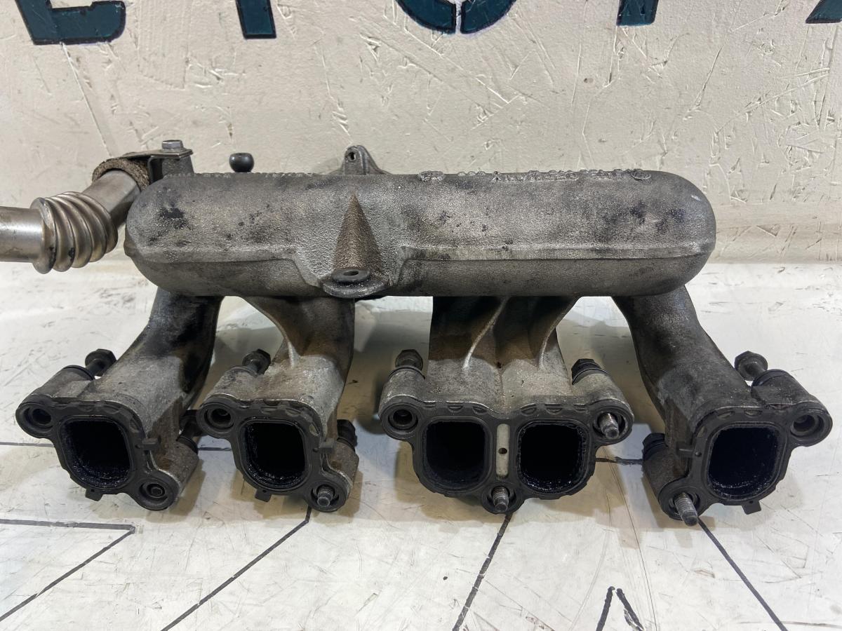 Ресивер впускной 070129713H Volkswagen Touareg I