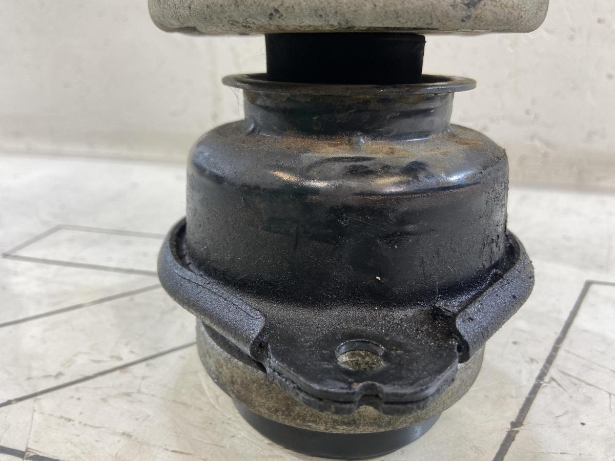 Опора двигателя 7L6199131C Volkswagen Touareg I