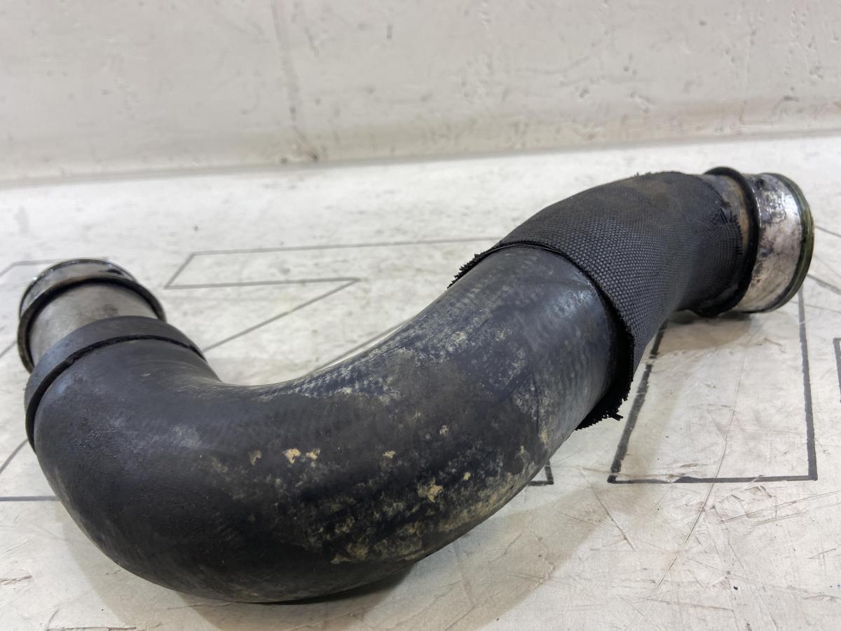 Патрубок интеркулера 070129955C Volkswagen Touareg I