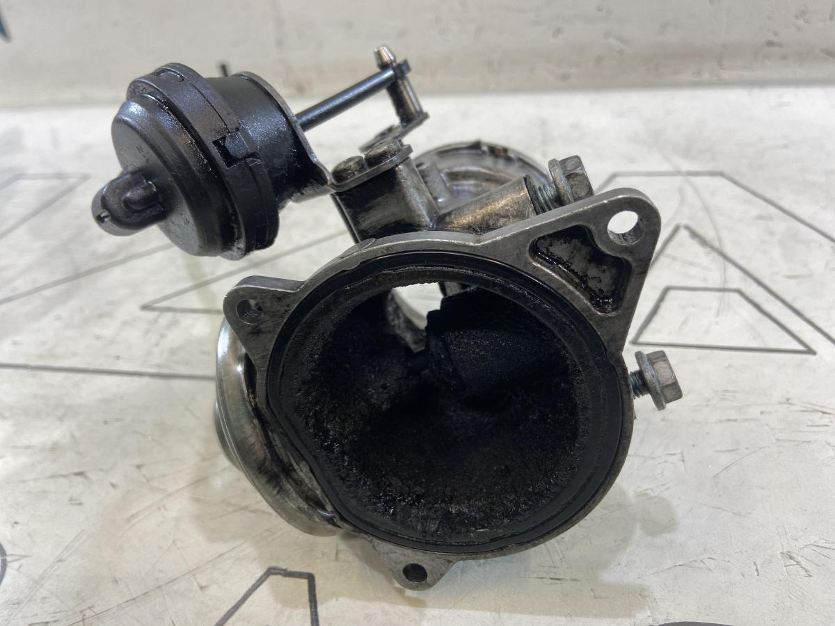 Дроссельная заслонка 070128073 Volkswagen Touareg I