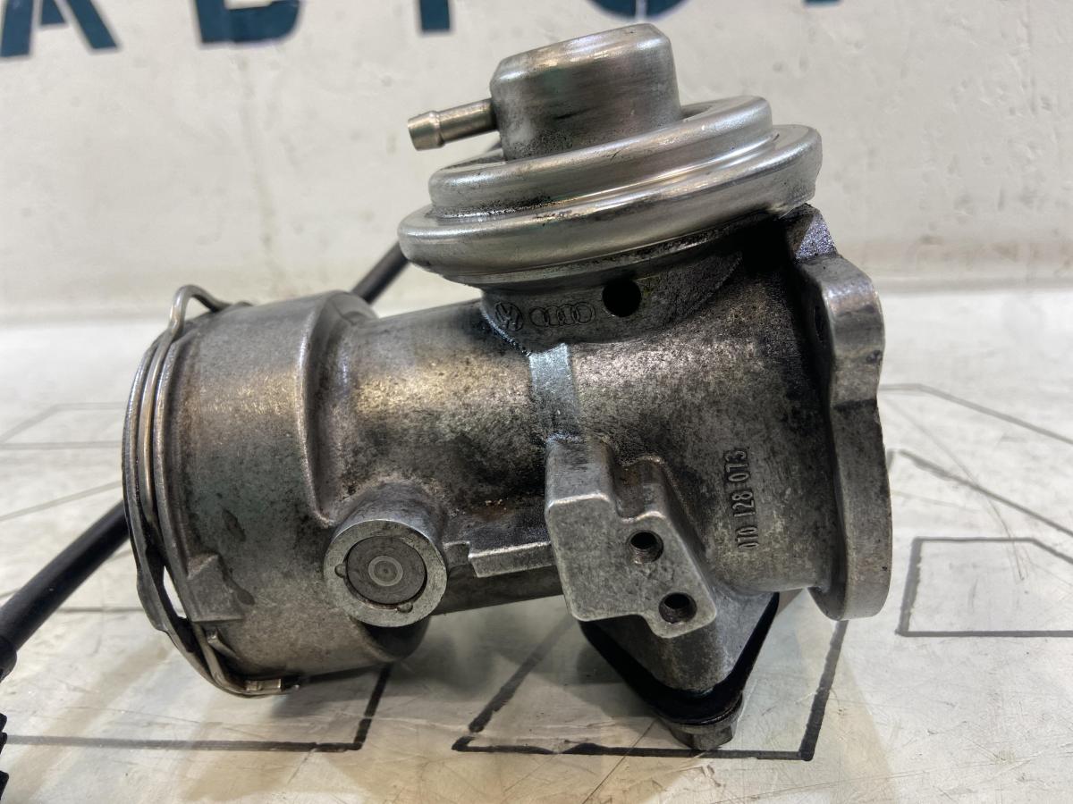 Дроссельная заслонка 070128073 Volkswagen Touareg I