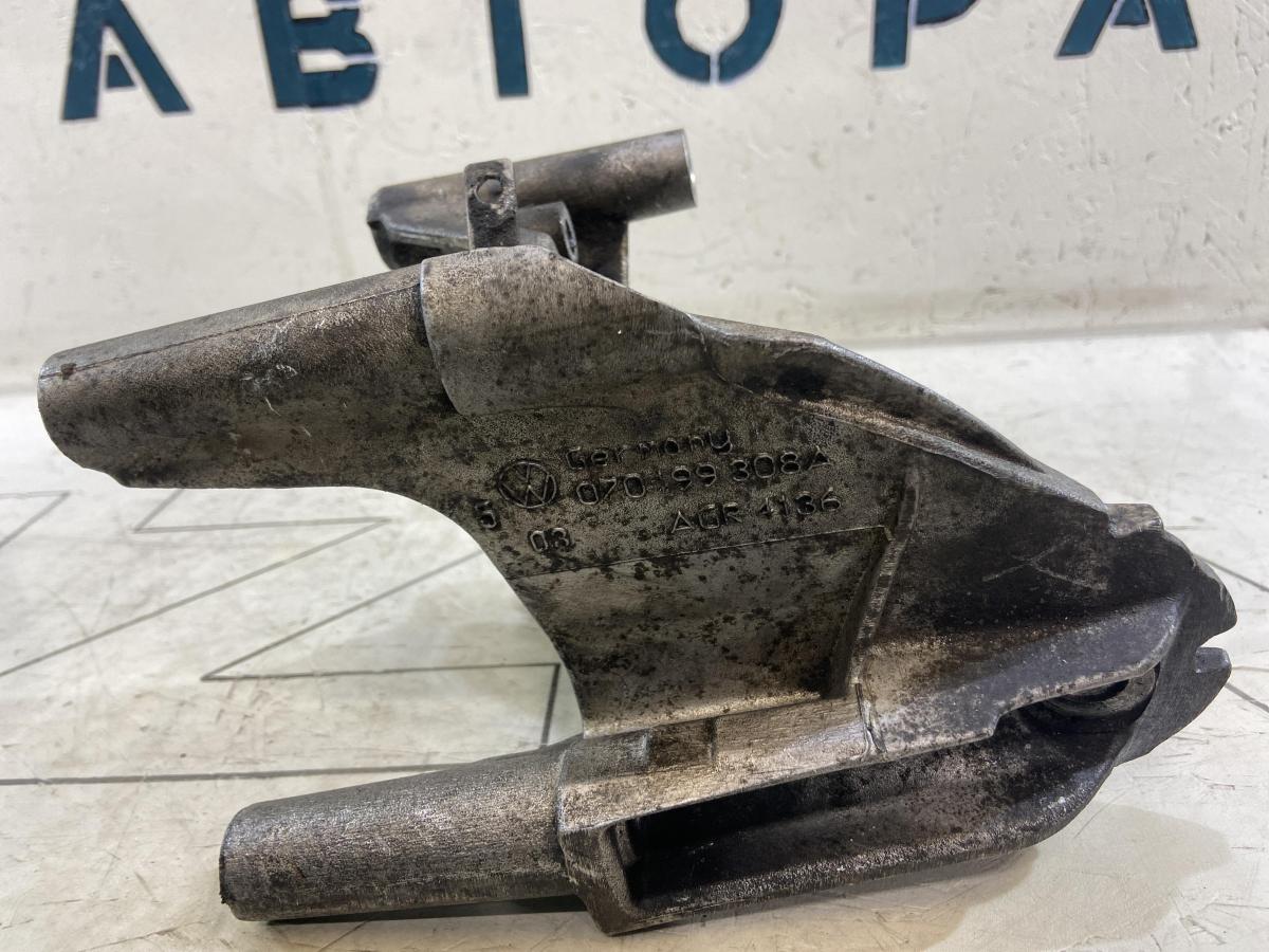 Опора 070199308A Volkswagen Touareg I