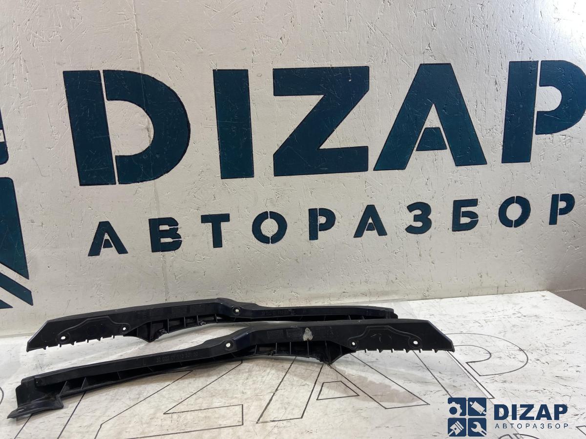 Кронштейн переднего бампера правый/левый 1Z0807184D Skoda Octavia II рест