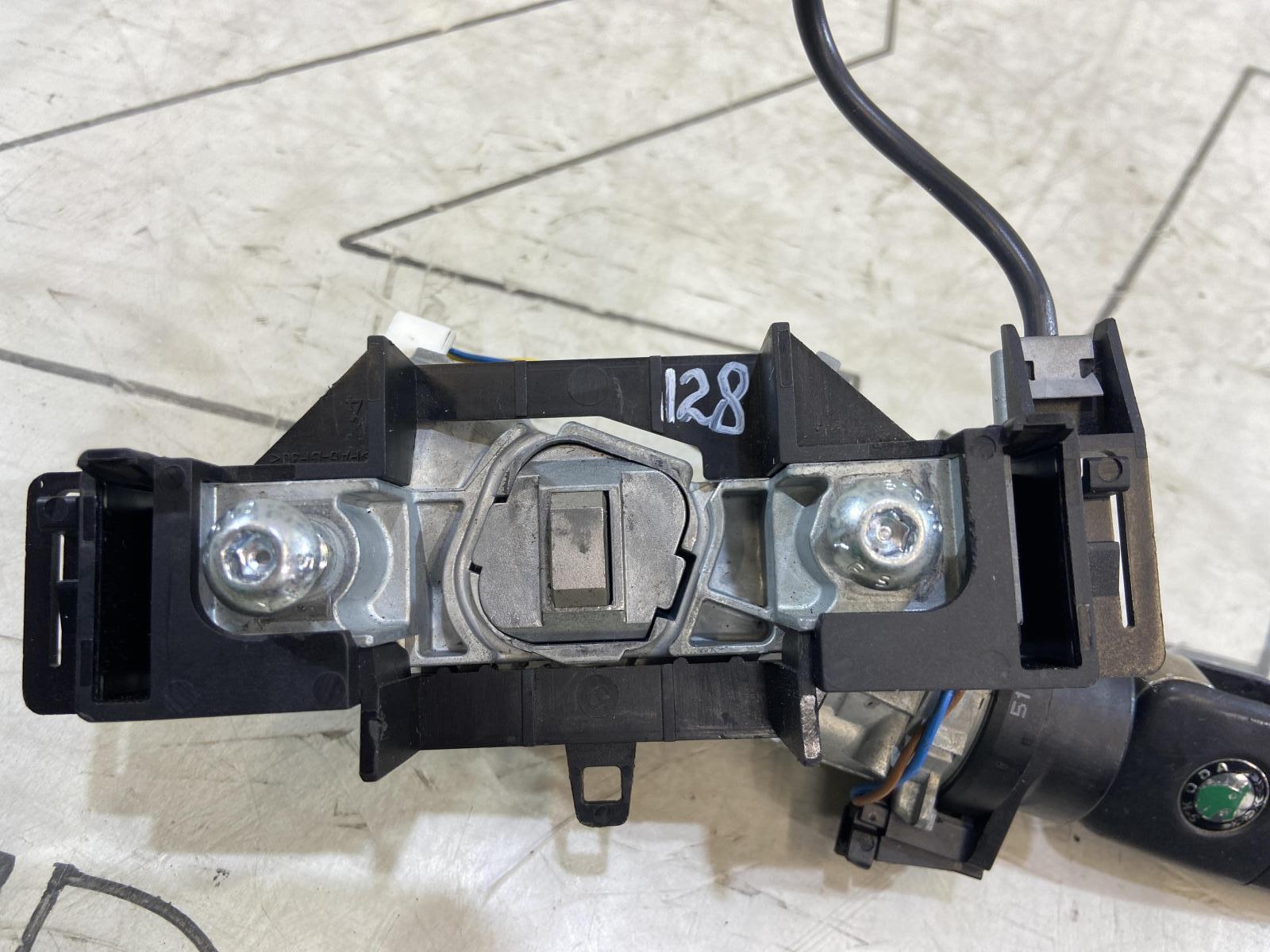 Замок рулевого вала 1K0905851B Skoda Octavia II рест