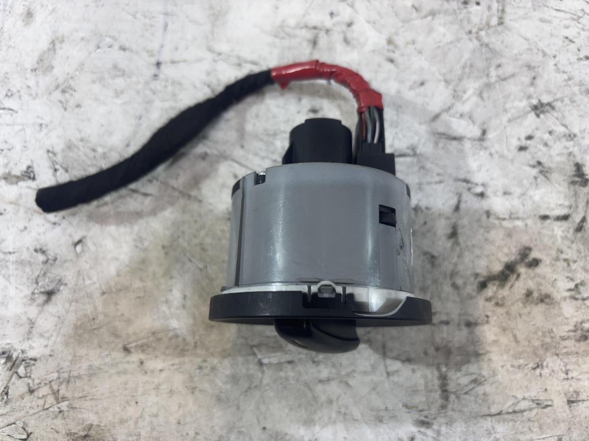 Переключатель света фар 1Z0941431K Skoda Octavia II рест