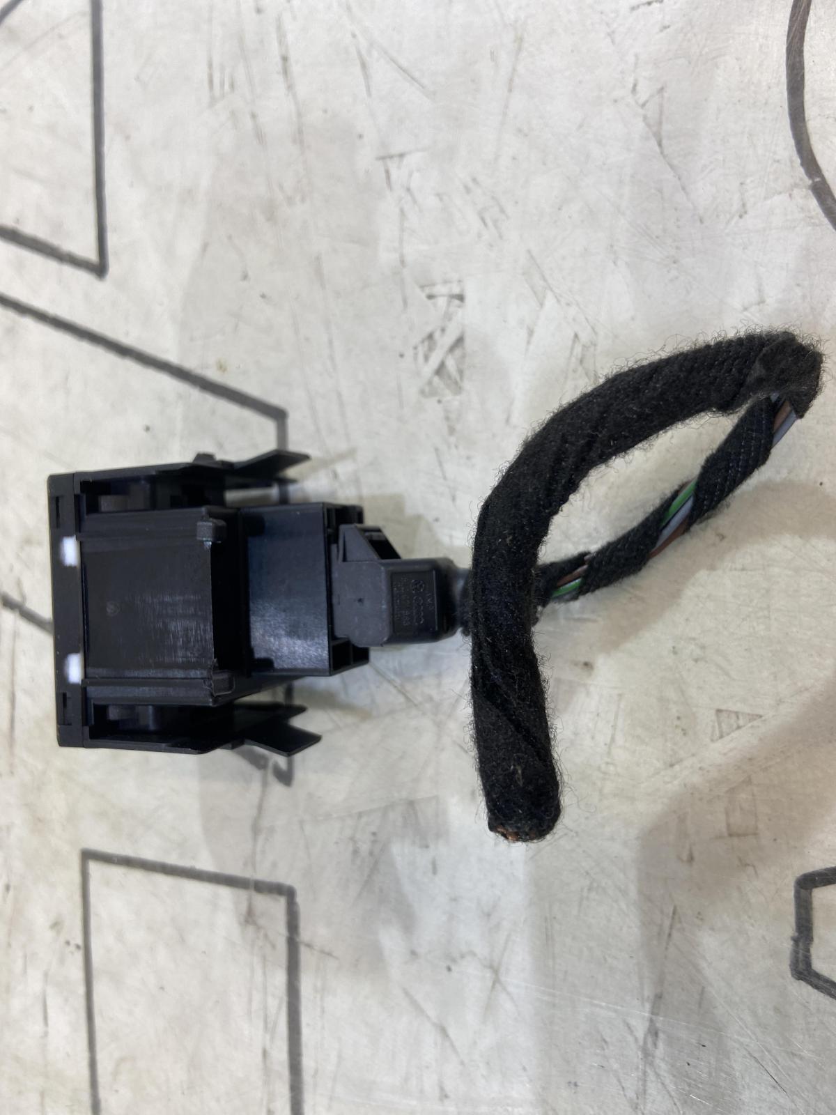 Переключатель корректорафар 1Z0941333 Skoda Octavia II рест