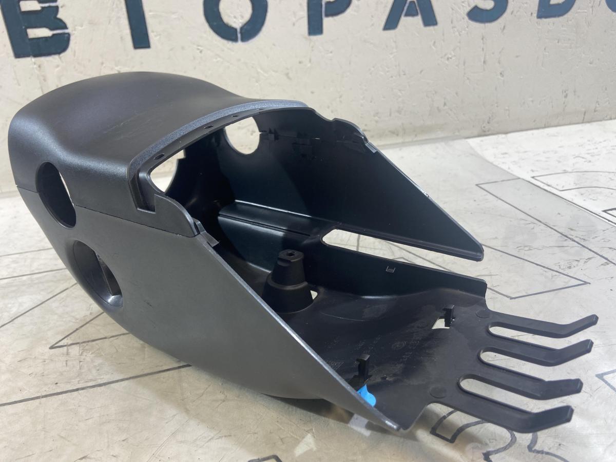 Кожух рулевой колонки 3T0858565 Skoda Octavia II рест