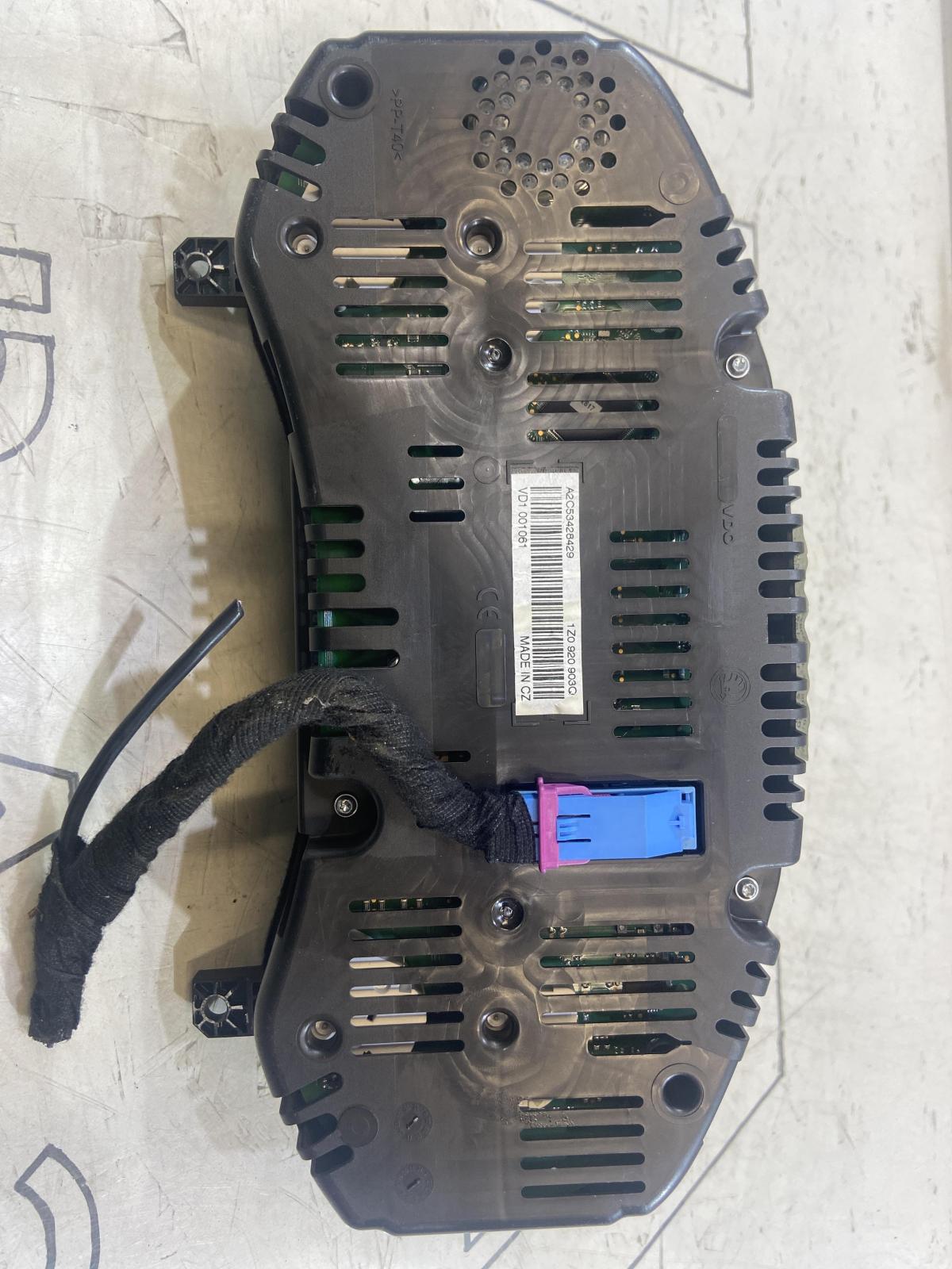 Щиток приборов (приборная панель) 1Z0920903Q Skoda Octavia II рест