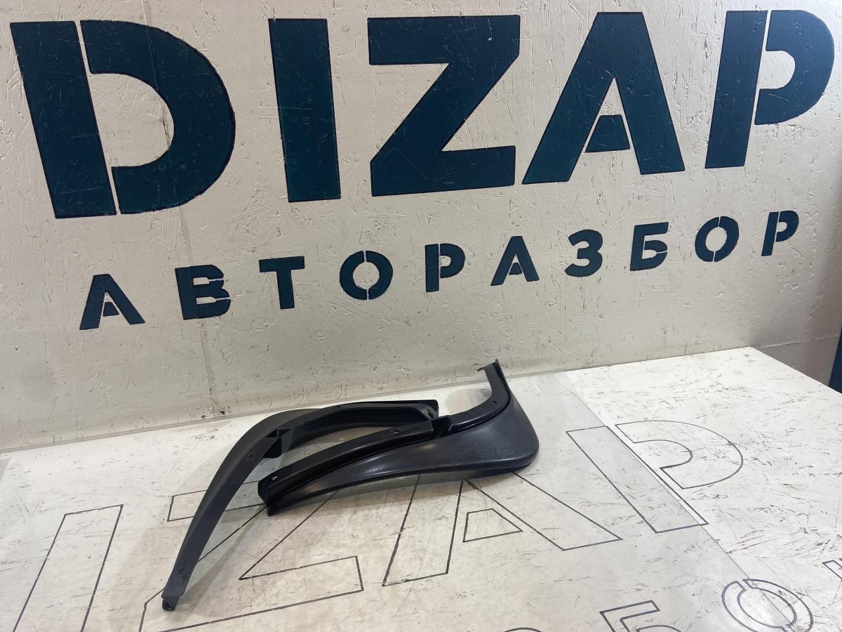 Брызговик задний правый/левый 1Z0821822A Skoda Octavia II рест