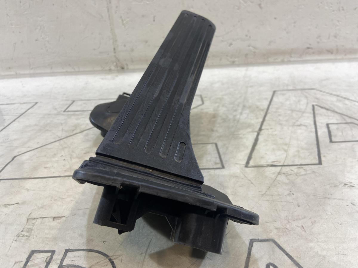 Педаль акселератора сэлектронным модулем 1K2721503AJ Skoda Octavia II рест