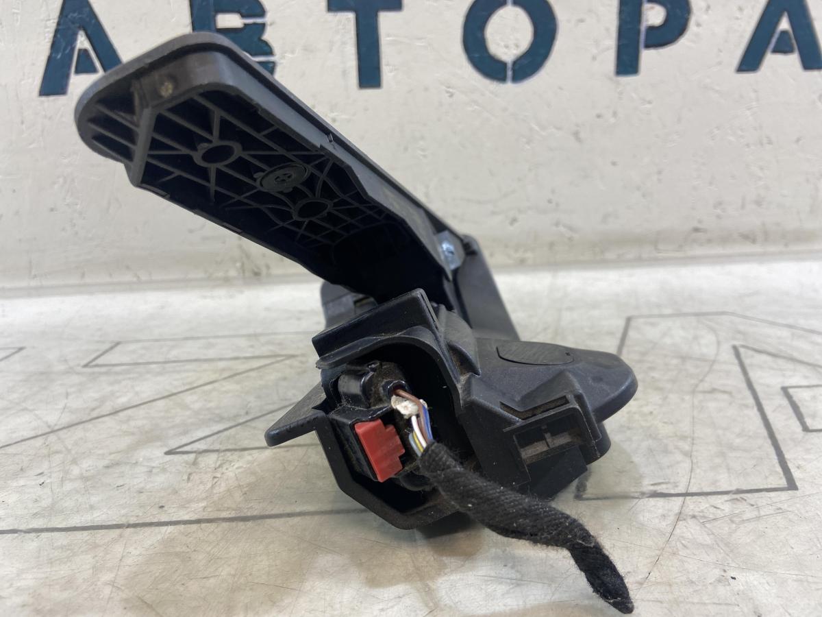 Педаль акселератора сэлектронным модулем 1K2721503AJ Skoda Octavia II рест