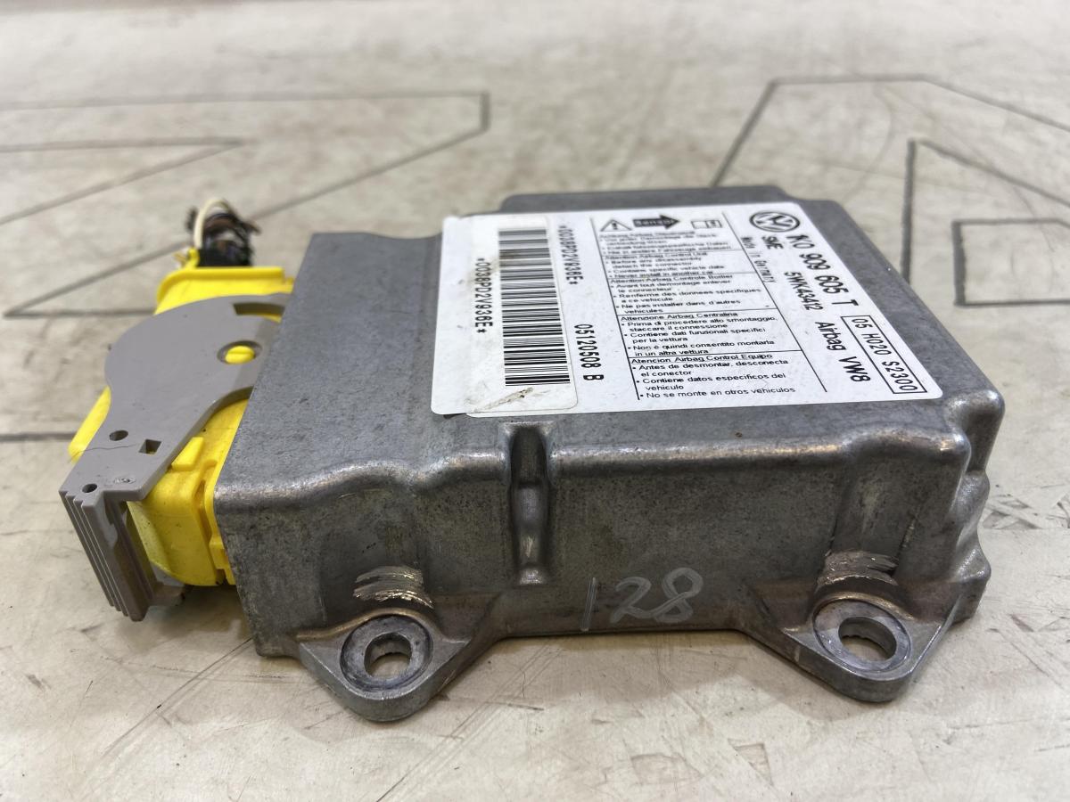Блок управления airbag 1K0909605T Skoda Octavia II рест