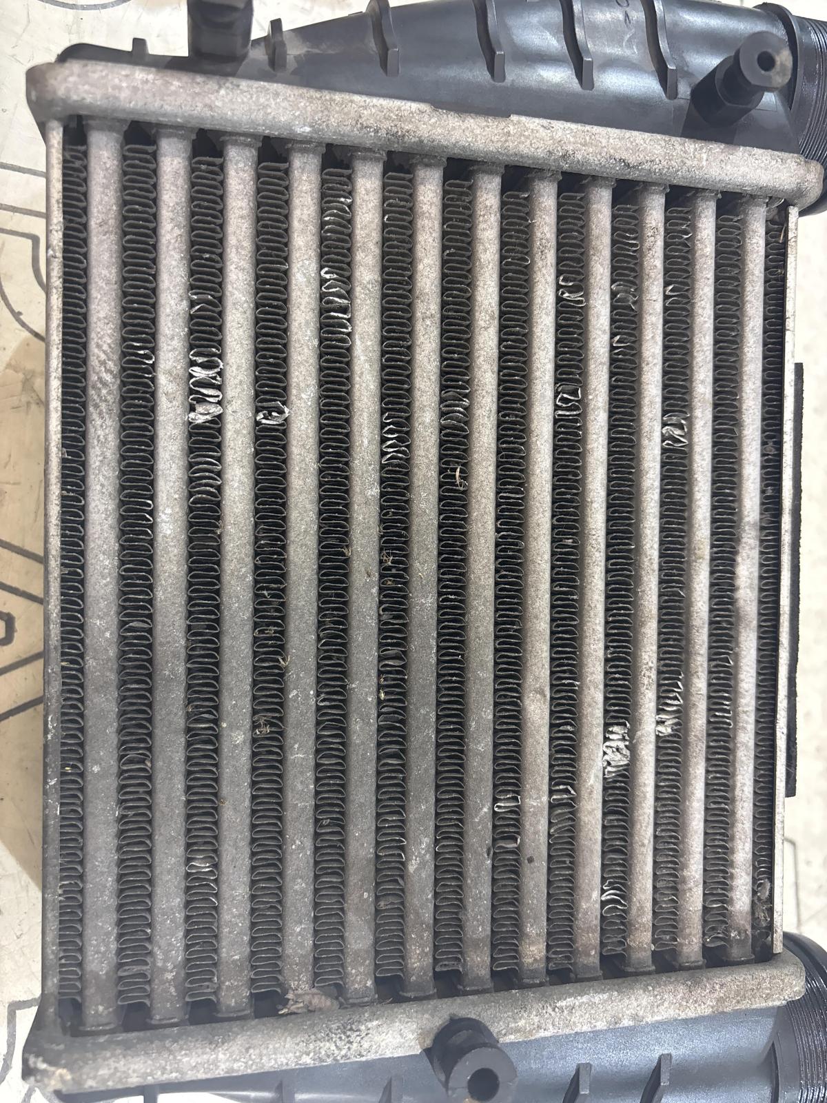 Интеркулер 8E0145806M Audi A4 B6