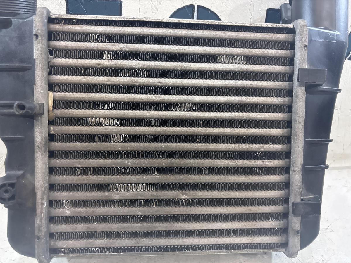 Интеркулер 8E0145805AA Audi A4 B6