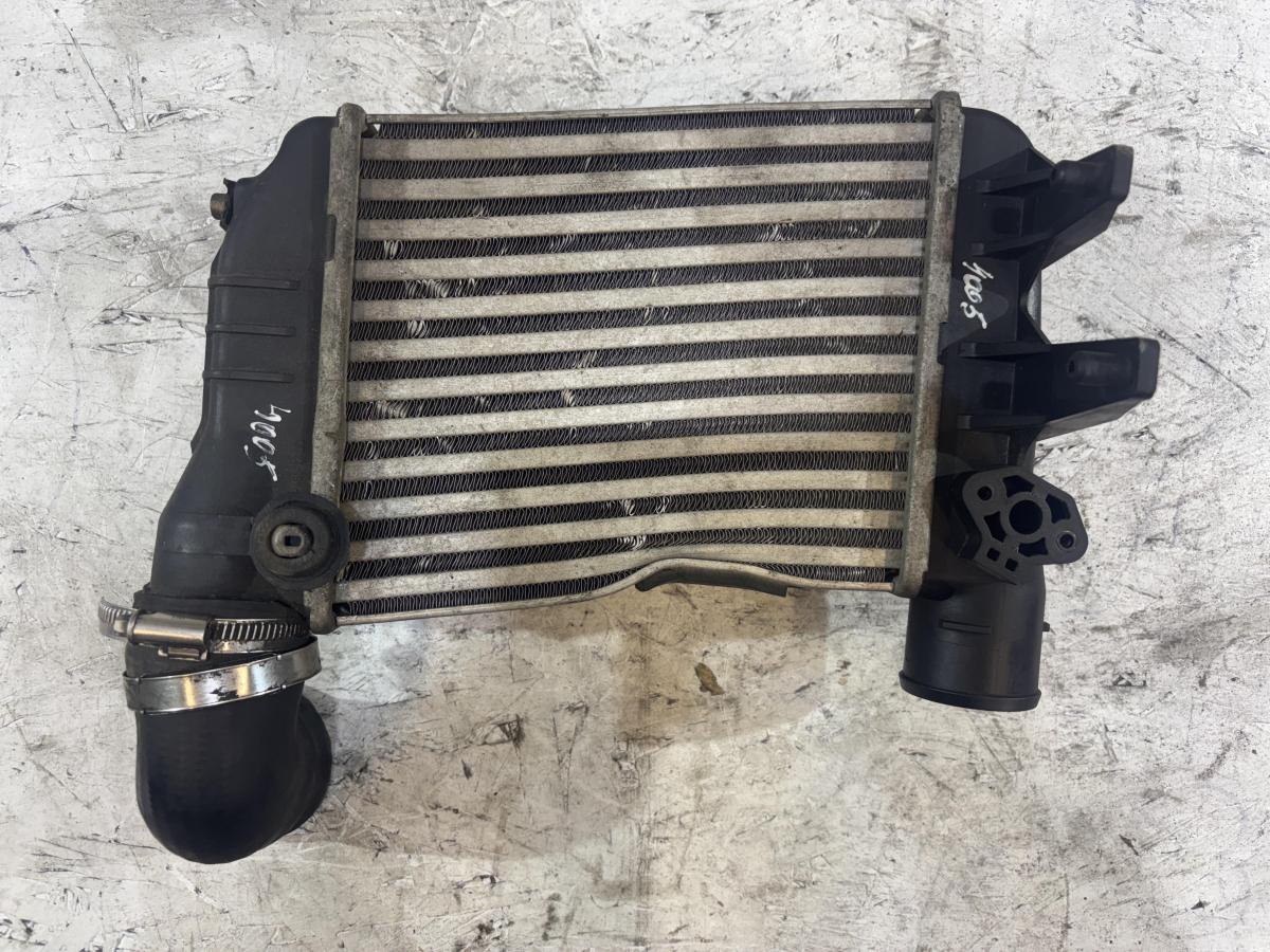 Интеркулер 8E0145805N Audi A4 B6