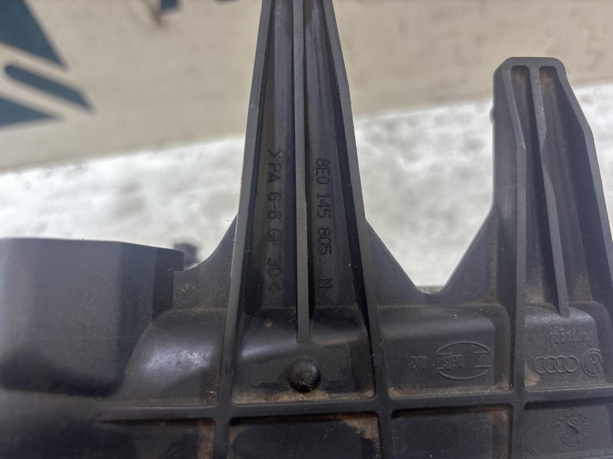 Интеркулер 8E0145805N Audi A4 B6