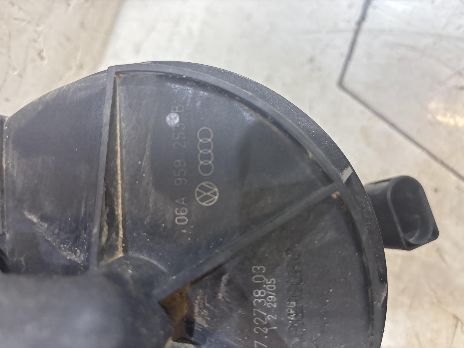 Насос вторичного воздуха 06A959253B 