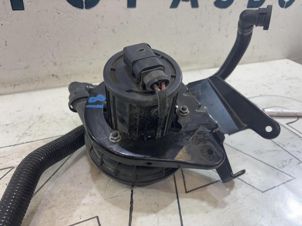 Насос вторичного воздуха 8E0906613D