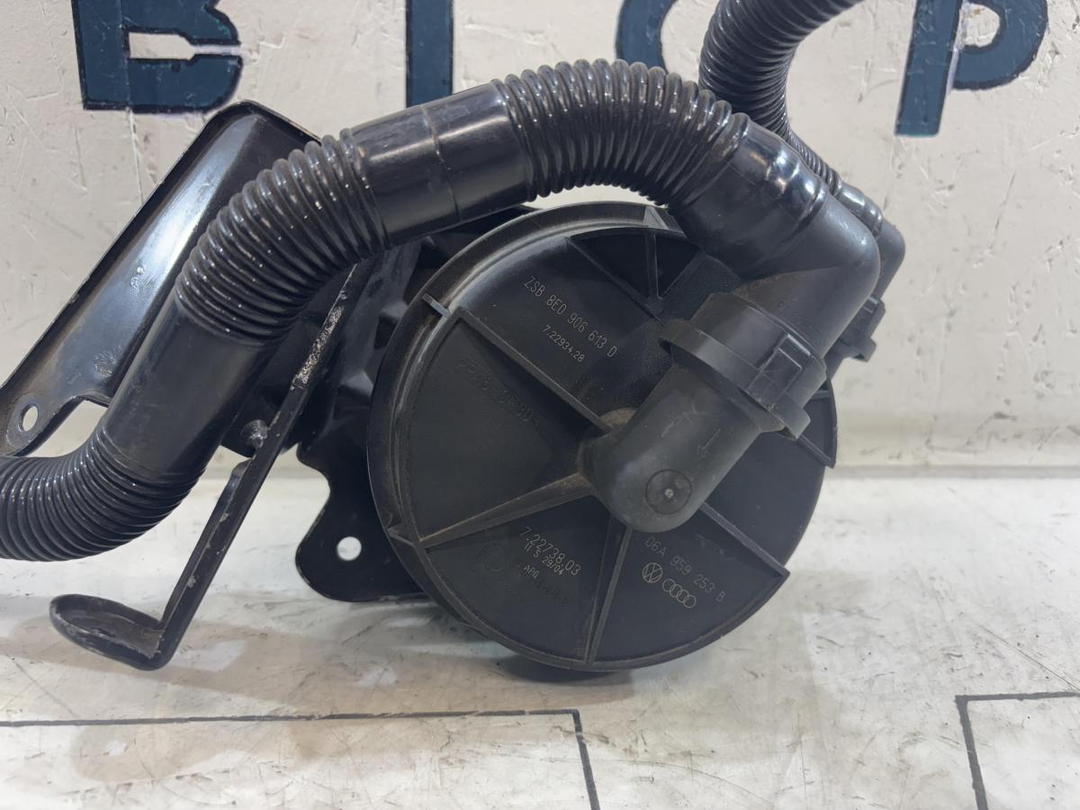 Насос вторичного воздуха 8E0906613D