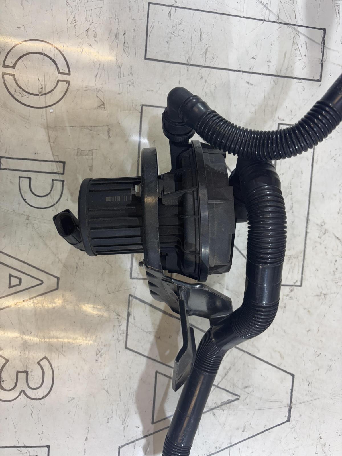 Насос вторичного воздуха 8E0906613D