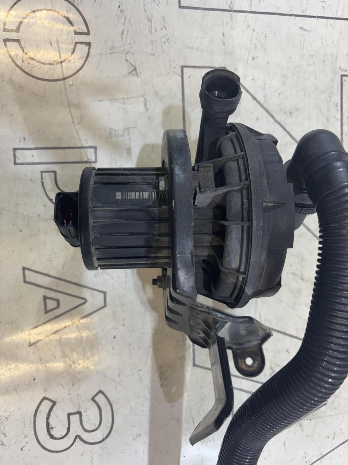 Насос вторичного воздуха 8E0906613D