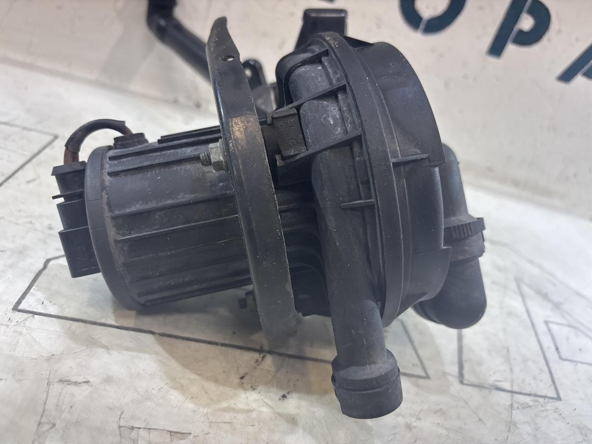 Насос вторичного воздуха 8E0906613D