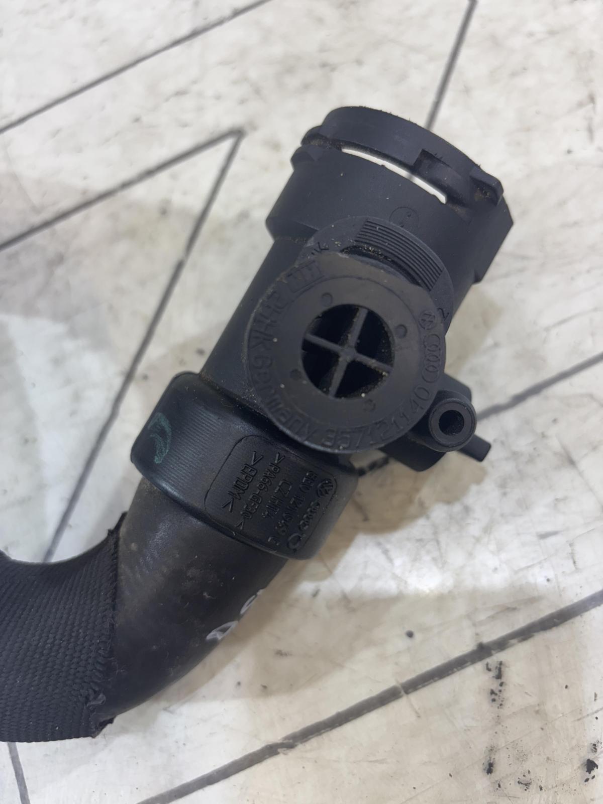 Шланг системы охлаждения 8E0121049G