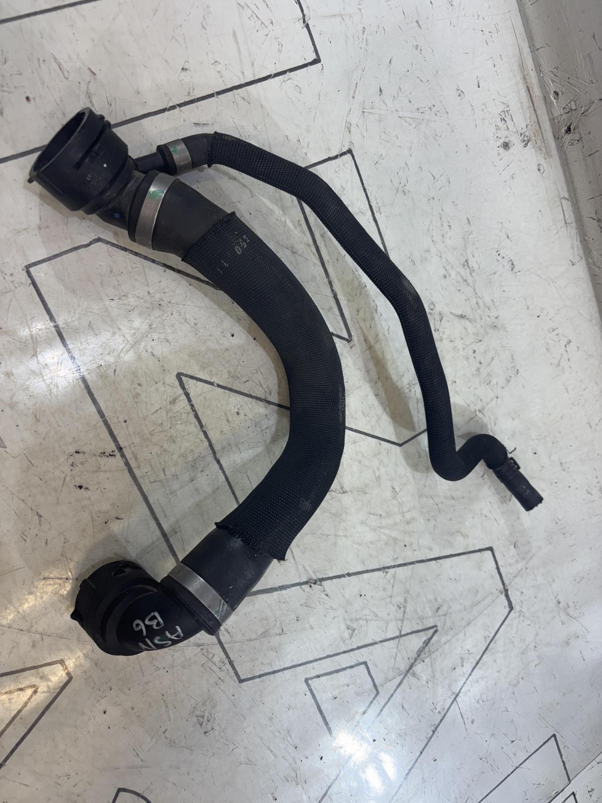 Шланг системы охлаждения 8E0121101J Audi A4 B6