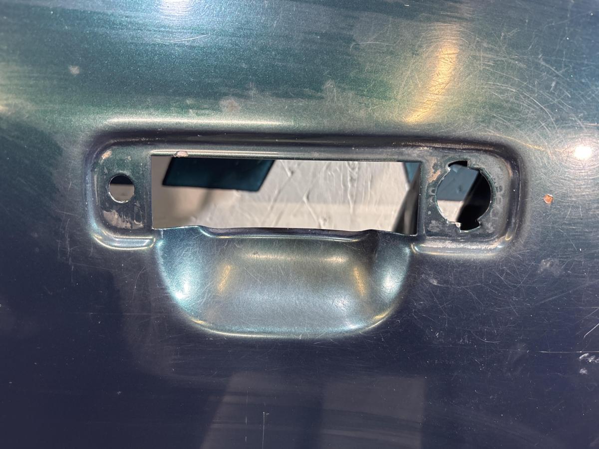 Дверь передняя левая 4A0831051A Audi A6 C4